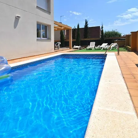 Ample Villa
